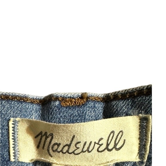 Madewell high-rise shorts frayed bottoms, size 28. Good condition. 98% cotton. - Picture 5 of 6